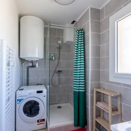 Apartament Bright Apt With Balcony Near The Beach