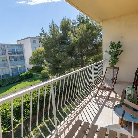 Bright Apt With Balcony Near The Beach Apartament